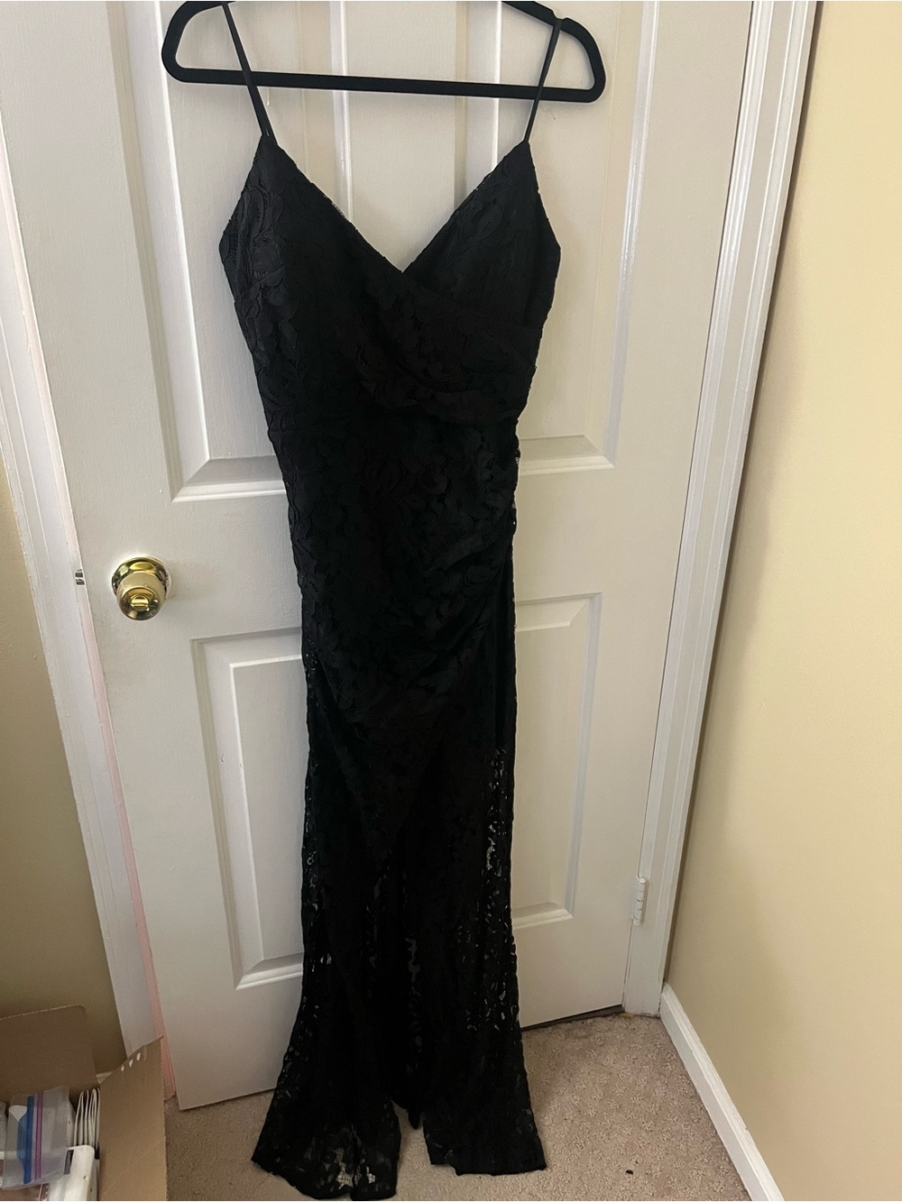Laundry by Shelli Segal Black Lace Spaghetti-Strap Evening Dress thigh slit 8